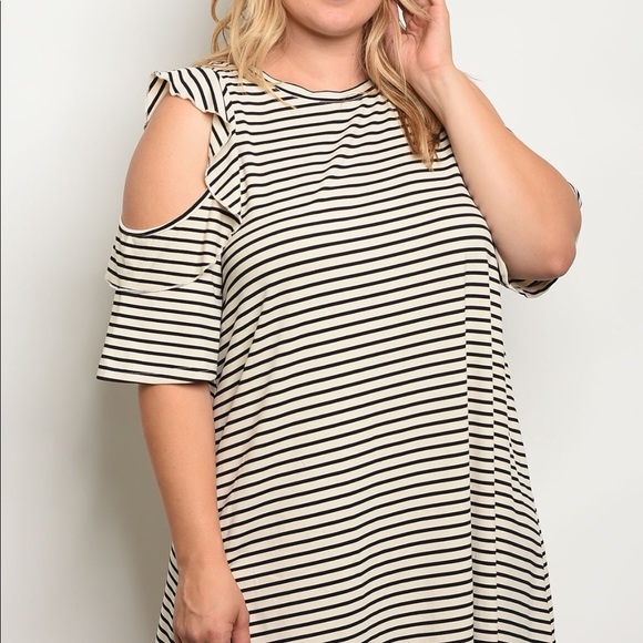 🌻PLUS Black & Cream cold shoulder tunic🌻 - Picture 3 of 4